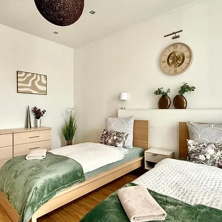 Beautiful In The Center - Spacious And Cosy Lejlighed